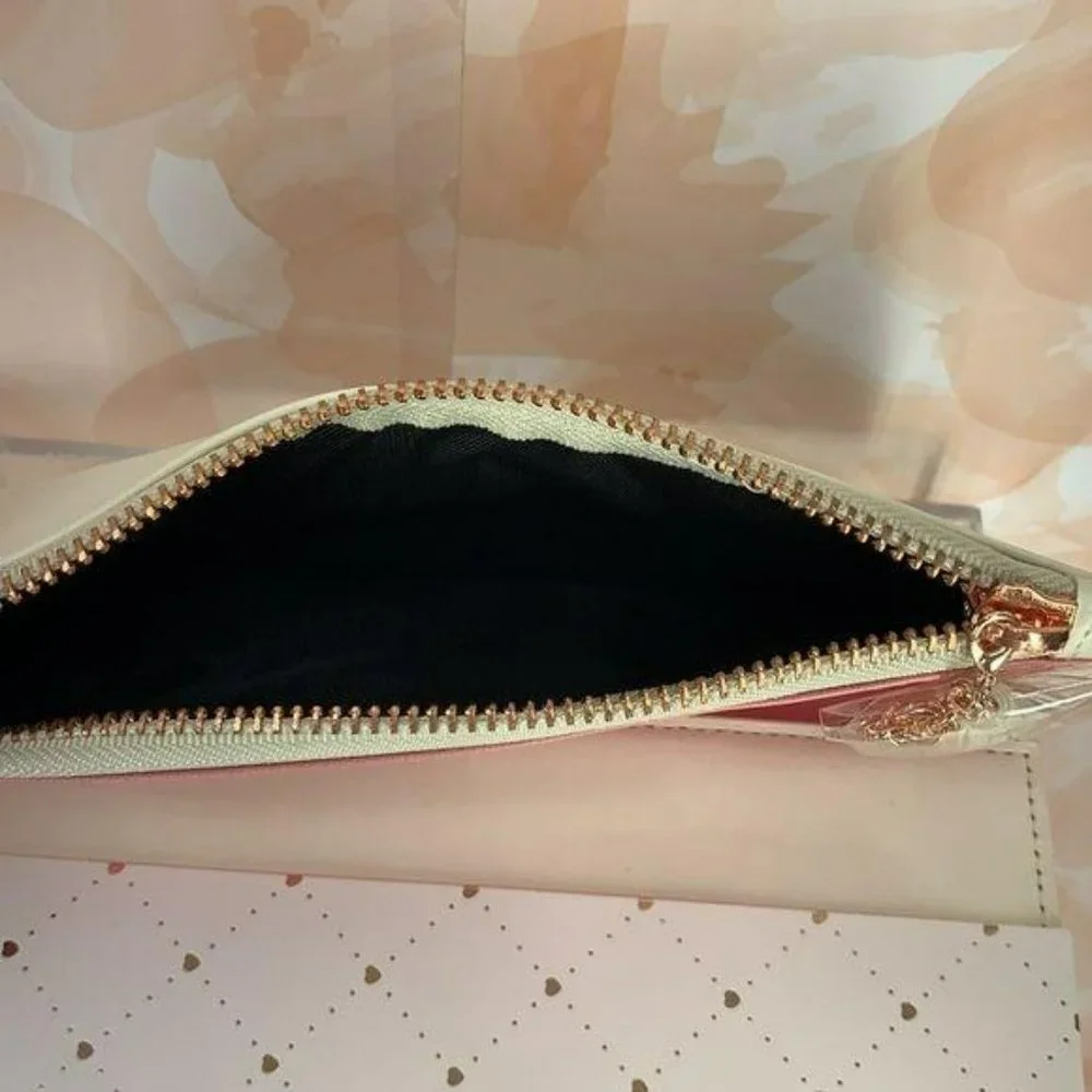 Season Of Love Off‎ White Clutch Journal 120 Pages Zippered Compartment Heart